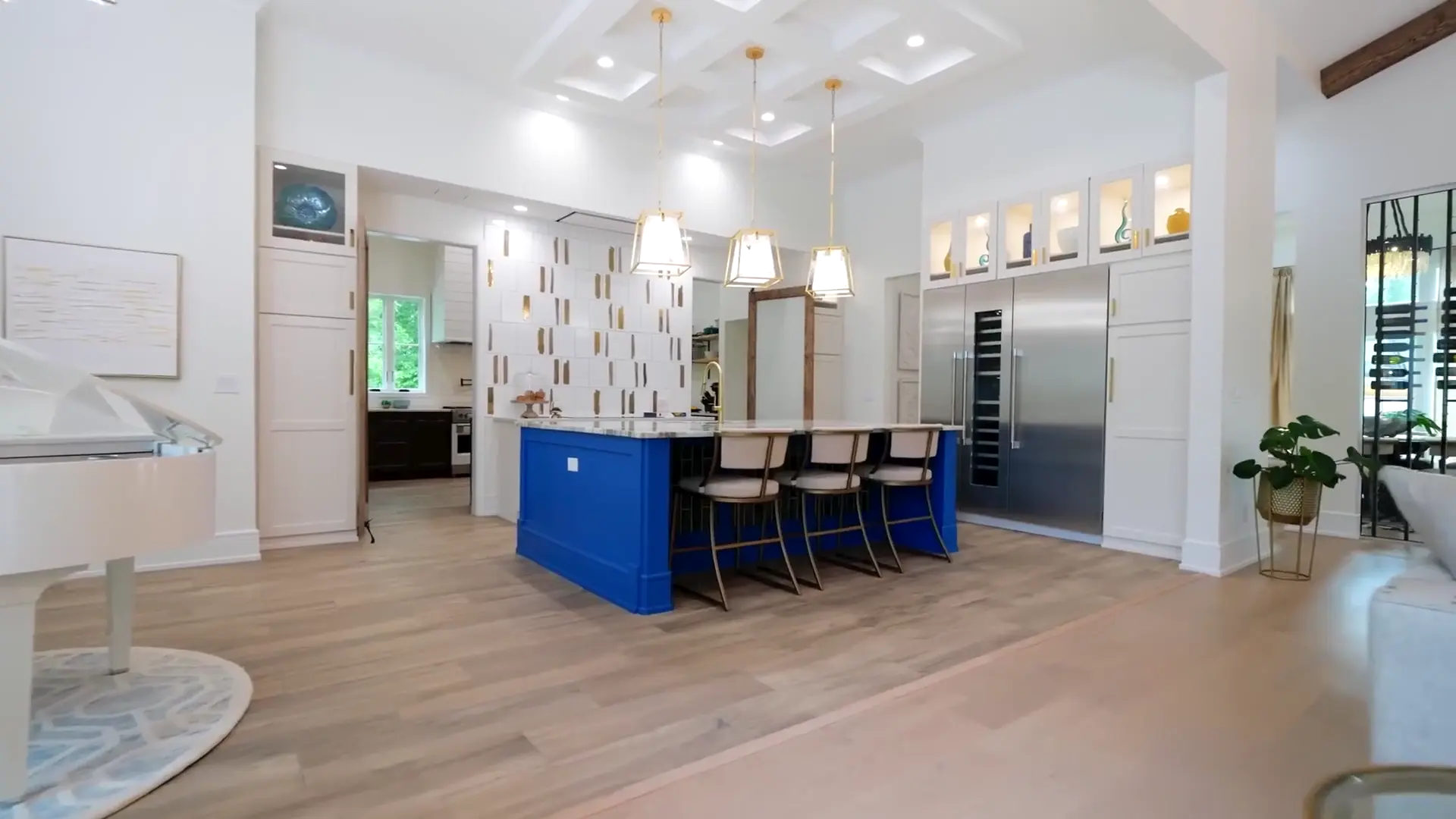 The kitchen island at Ridgeview House, with a built-in breakfast bar